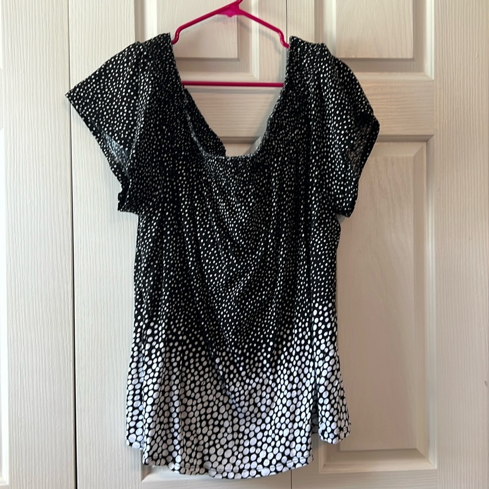 Cato black and white polka dot top. 22/24W